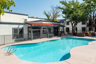 Building Photo - Rock Creek