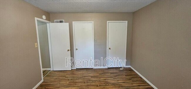 Building Photo - 100 Marr Dr