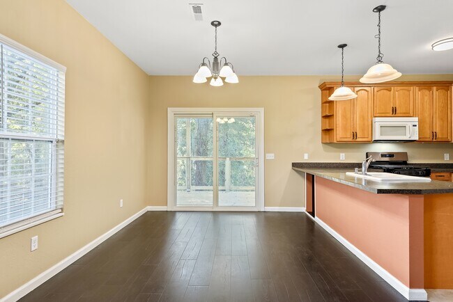 Foto del edificio - 68 Richard Dr