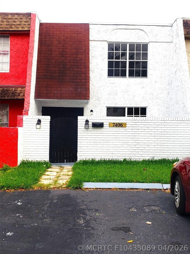 Building Photo - 7406 NW 75th St