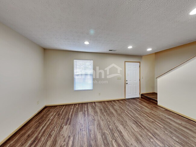Foto del edificio - 7529 Hemrich Drive