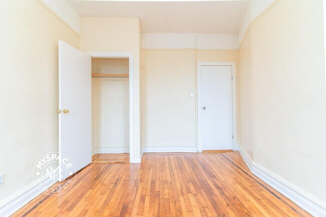 Foto del edificio - 650 Crown St