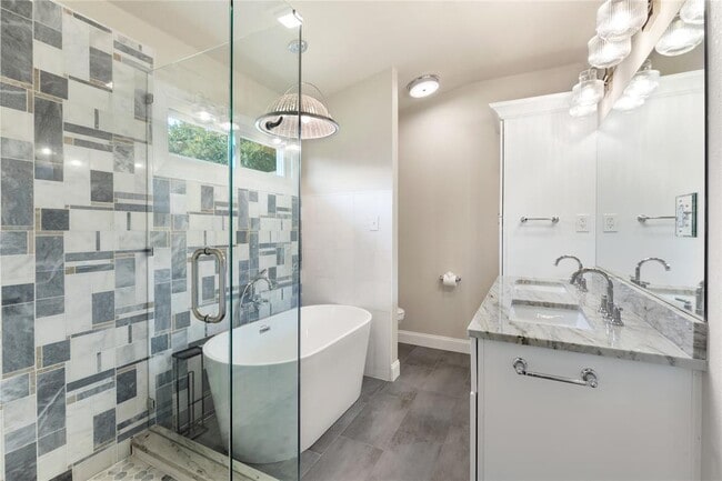 Foto del edificio - 2652 Bradley Ln