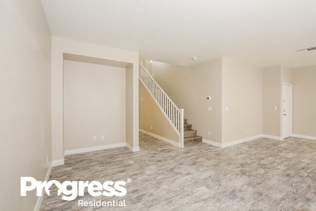 Foto del edificio - 1227 Sunny Acres Ave