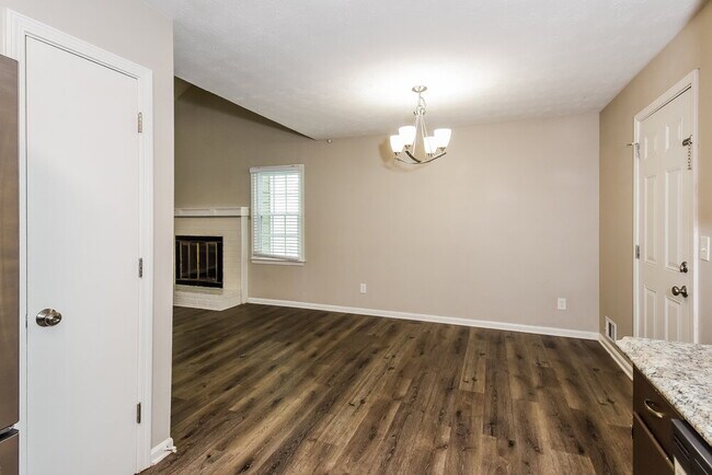Building Photo - 1471 Daniel Ln