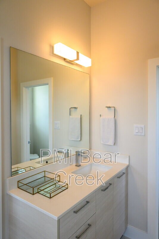 Foto del edificio - 4618 Nichols St