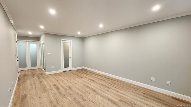 Building Photo - 30 Greenridge Ave
