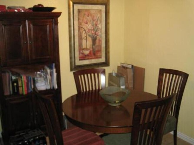 Foto del edificio - 2BR 2BA Fairmont District Condo-Gated-Stai...