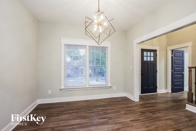 Foto del edificio - 300 S Crawford St