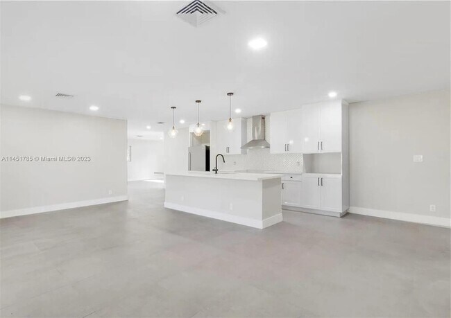 Foto del edificio - 4430 NE 28th Terrace