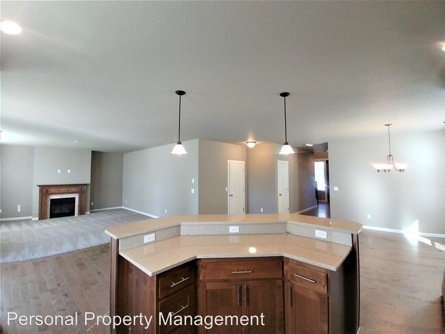 Building Photo - 4 br, 2.5 bath House - 7013 NE 134th St.