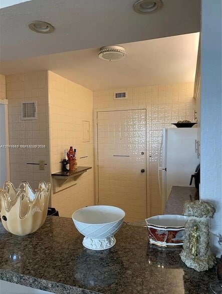 Foto del edificio - 3140 S Ocean Dr