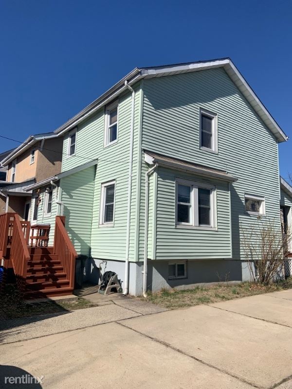 Building Photo - 3 br, 1.5 bath House - 236 Talmadge St.