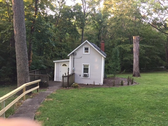 Building Photo - 2227 Highland Park Dr