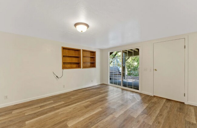 Foto del edificio - 475 Riverview Dr