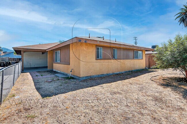 Foto del edificio - Charming 3 Bed/2 Bath Duplex with Private ...