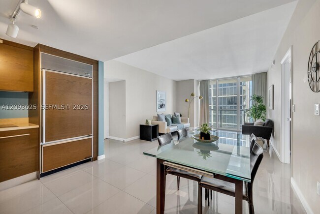 Building Photo - 485 Brickell Ave
