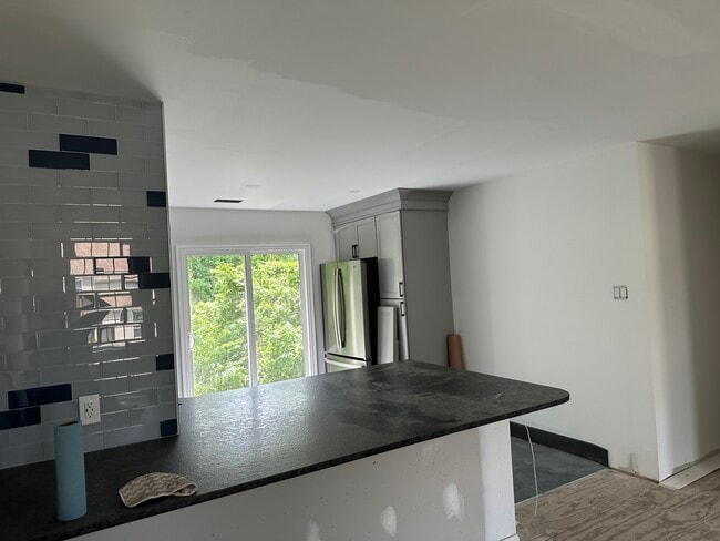 Foto del edificio - 1677 Bluebird Dr