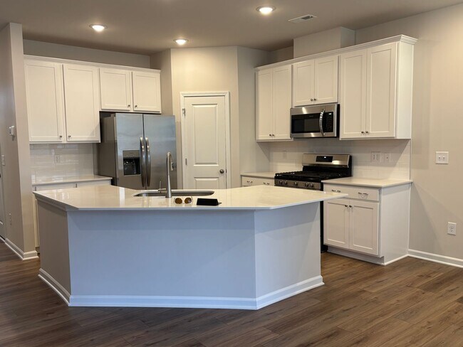 Foto del edificio - Brand new Townhome in Chestnut Springs