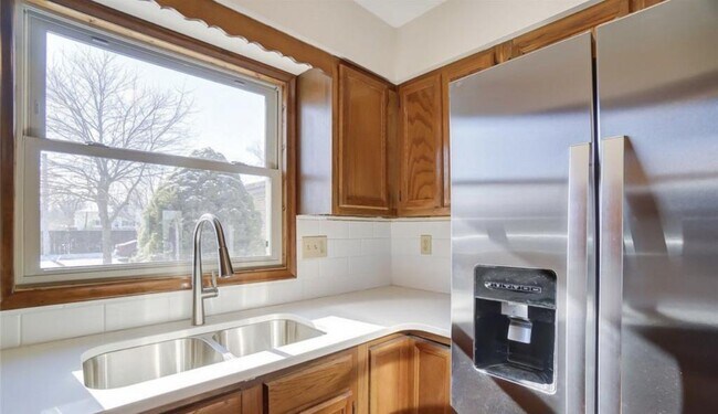 Building Photo - 128 Alpine Dr
