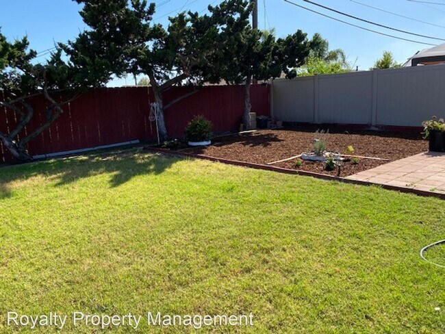 Building Photo - 2 br, 1 bath House - 6547 Zena Drive