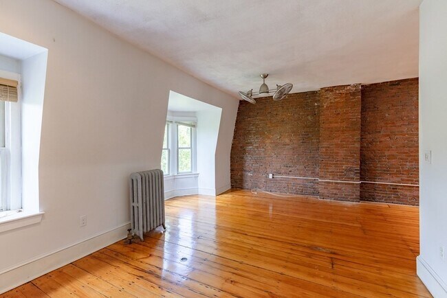 Building Photo - 29 E Concord St