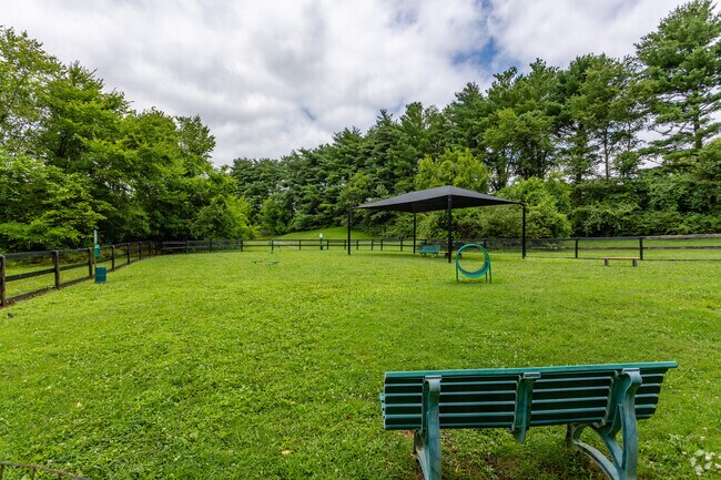 Building Photo - Chelsea Place