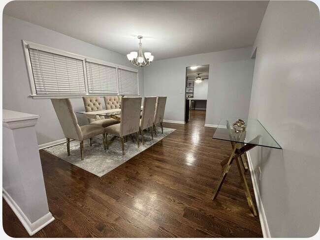 Dining room - 6748 E Prairie Rd