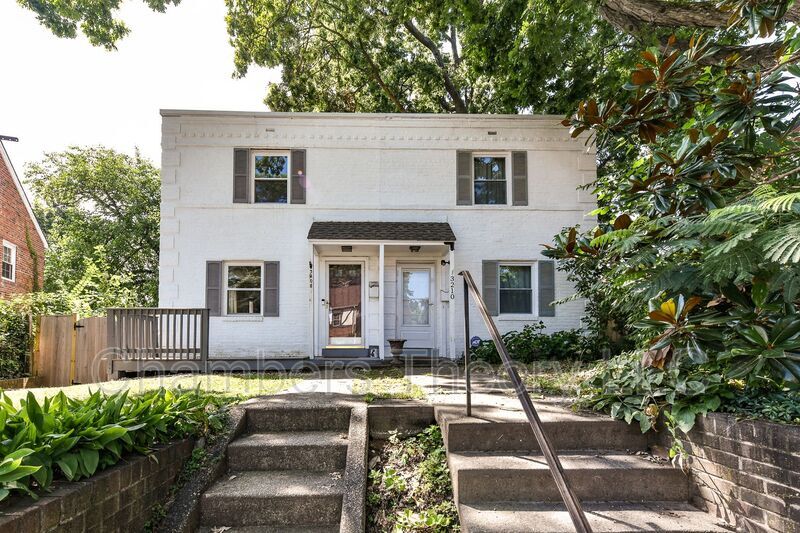 Foto principal - 3208 9th St S
