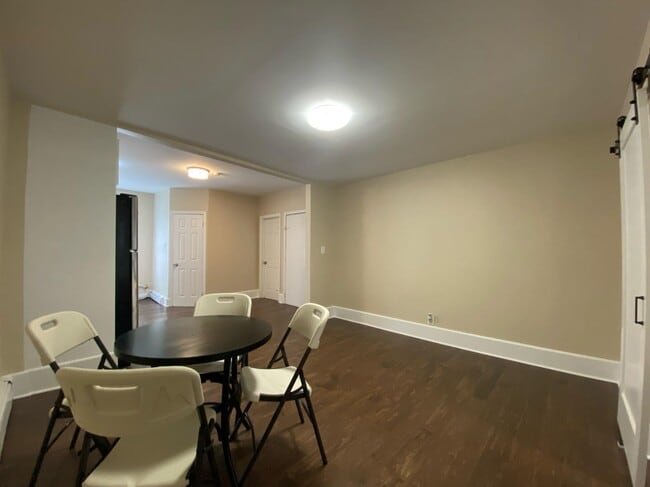Building Photo - 338 2nd St