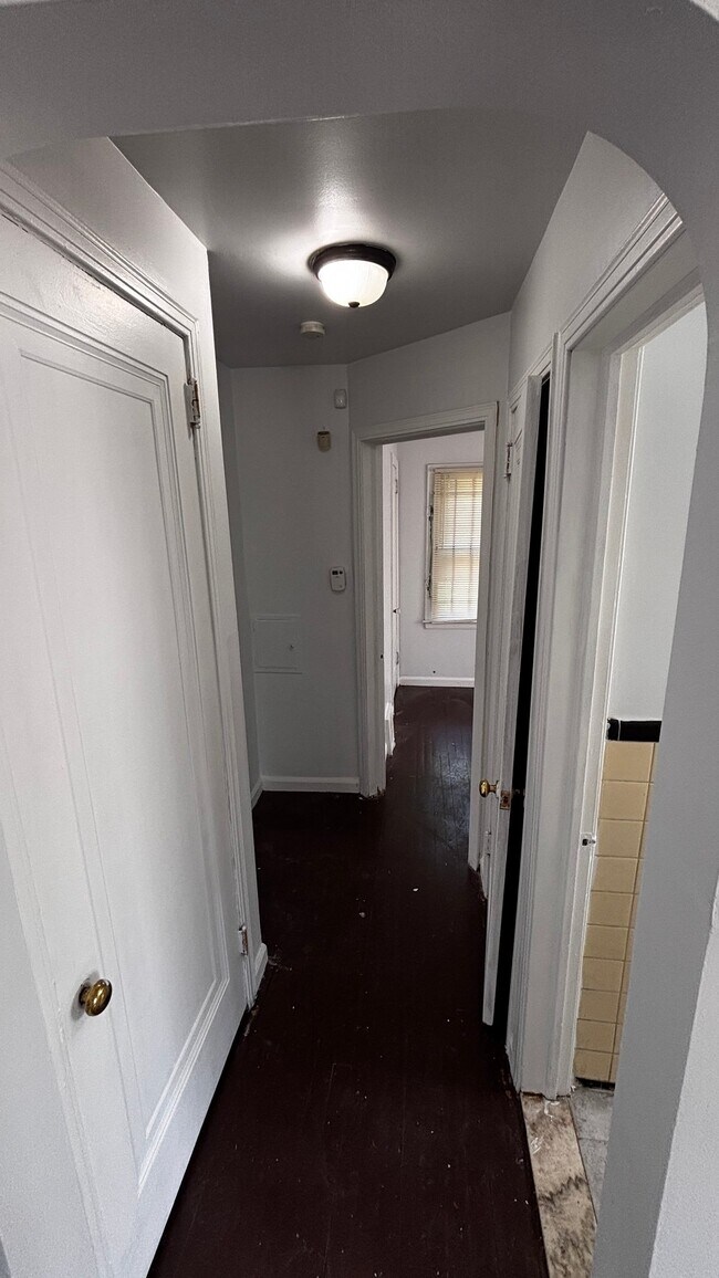 Foto del edificio - 14823 Kilbourne Ave