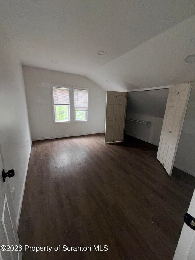 Building Photo - 538 Beech St