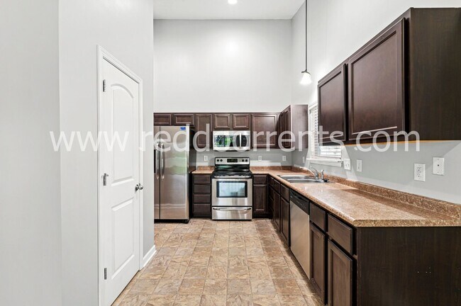 Foto del edificio - Spacious 3-Bedroom Home on a Quiet Cul-de-...