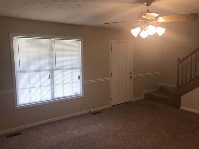 Building Photo - 3742 Willow Tree Circle