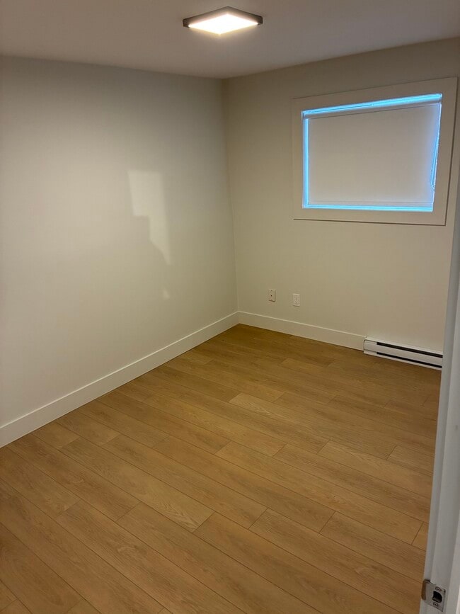 Building Photo - 12 McKenzie Ave