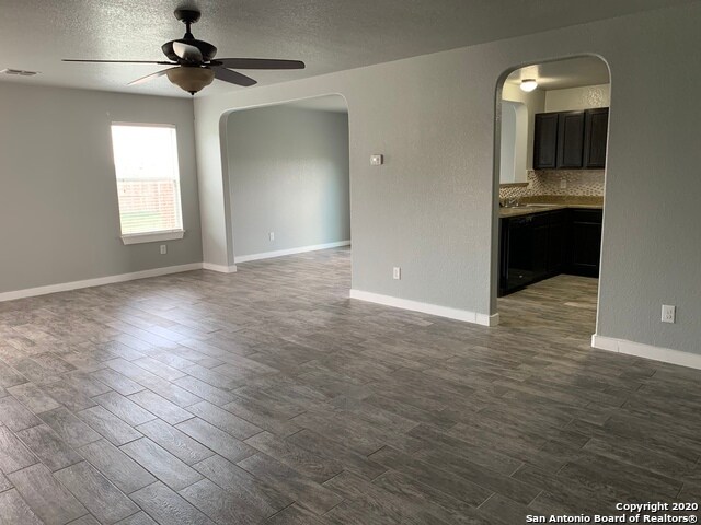 Building Photo - 25243 Cambridge Well