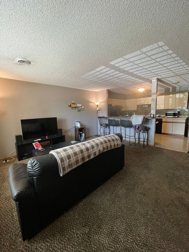 Foto del edificio - Great Townhome! Close to Campus!