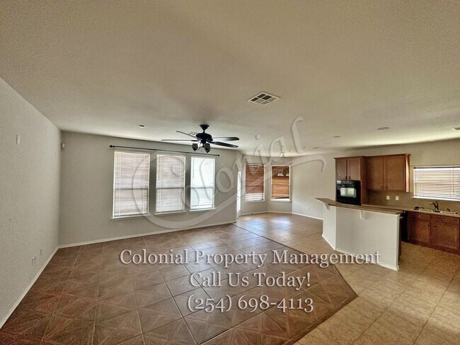 Foto del edificio - 5403 Golden Gate Dr