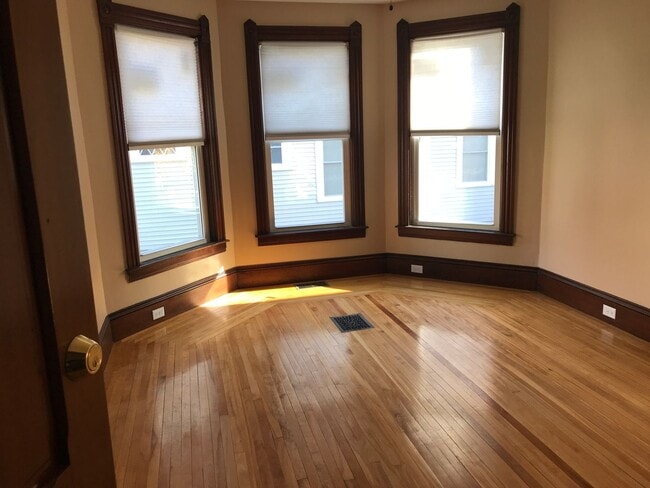 Foto del edificio - 736 Pleasant St