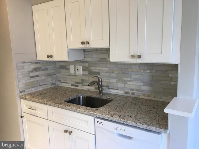 Photo - American University/Wesley Heights Apartment