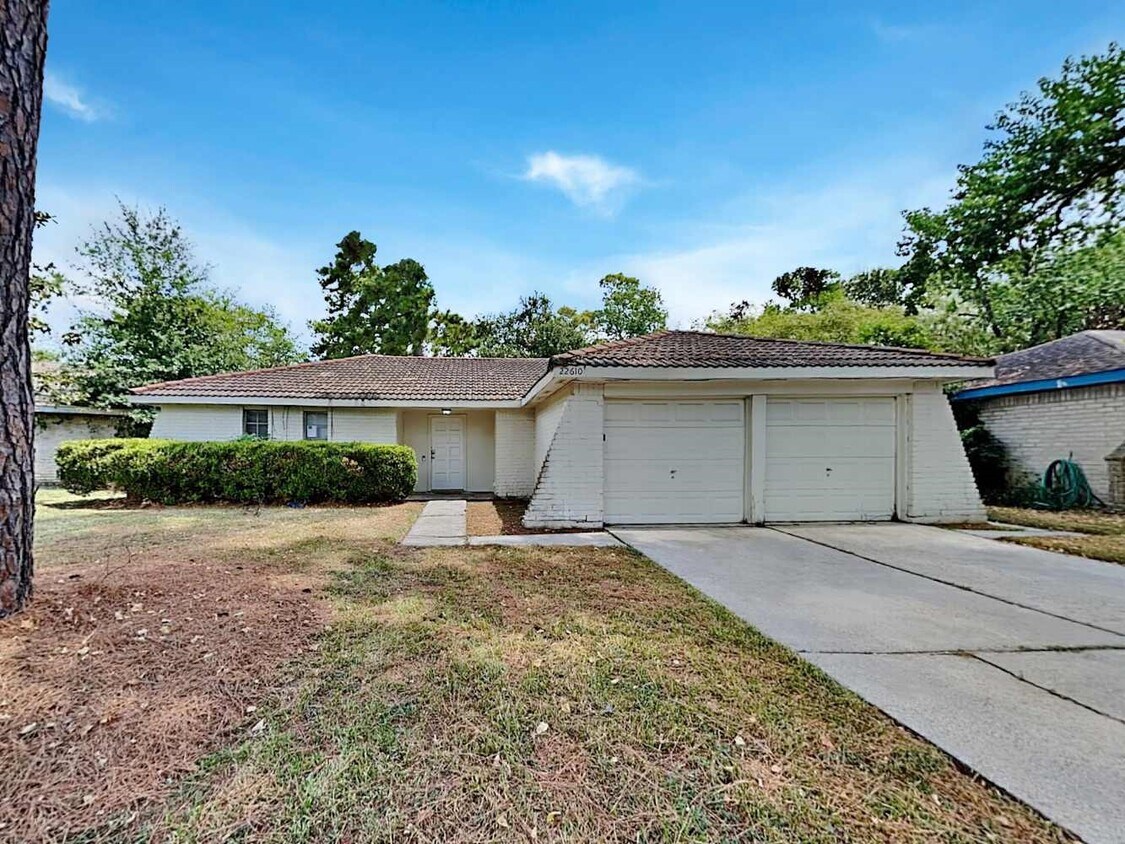 Foto principal - 22610 Meadowgate Dr