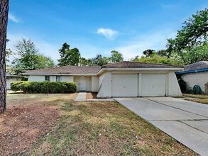 Building Photo - 22610 Meadowgate Dr