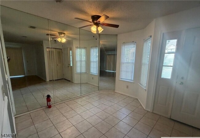 Foto del edificio - 2513 Lighthouse Ln