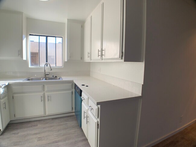 Foto del edificio - 4434 Fulton Ave