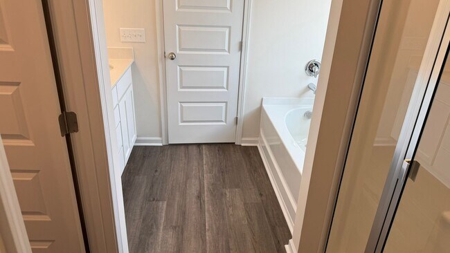 Building Photo - 71 Juniper Dr