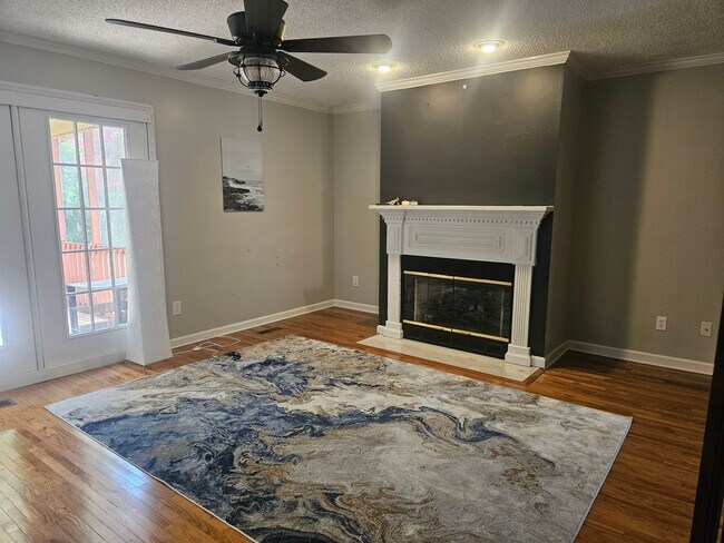 Foto del edificio - Knoxville 37934 - 4 bedroom, 2.5 bath - call Karen Robertson 865-454-7626