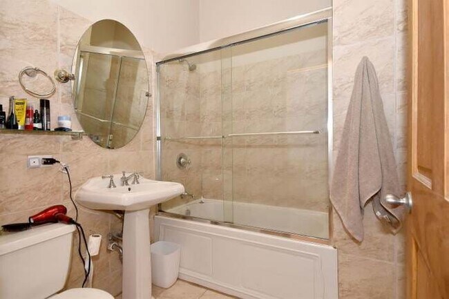 Foto del edificio - 1737 N Rockwell St