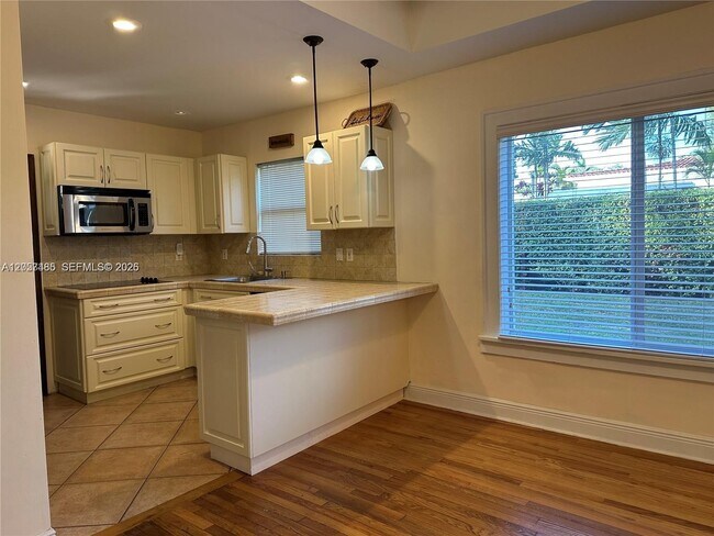 Building Photo - 232 De Leon Dr