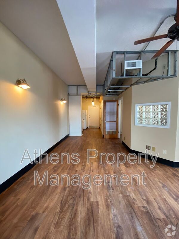 Building Photo - 131 E Broad St