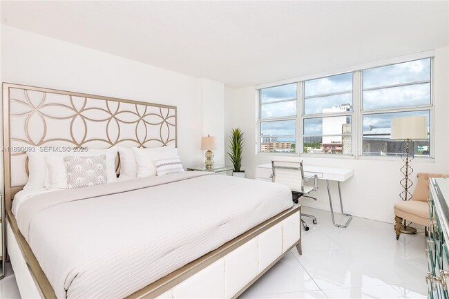 Foto del edificio - 6917 Collins Ave